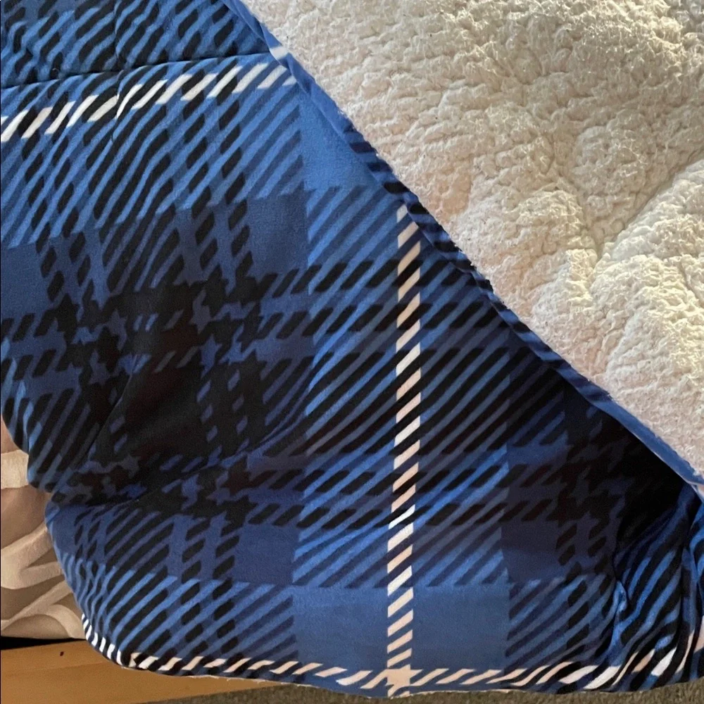 Blue and Cream flannel Plaid Sherpa comforter Blanket full size with sham